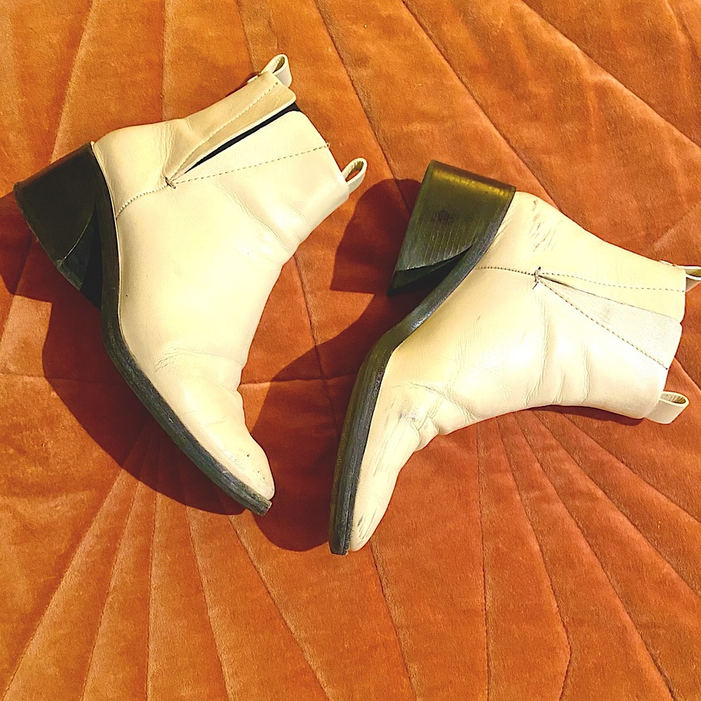 🔥MERCEDES CASTILLO🔥 White leather heeled boots